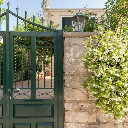Koni's House بيت للعطل *